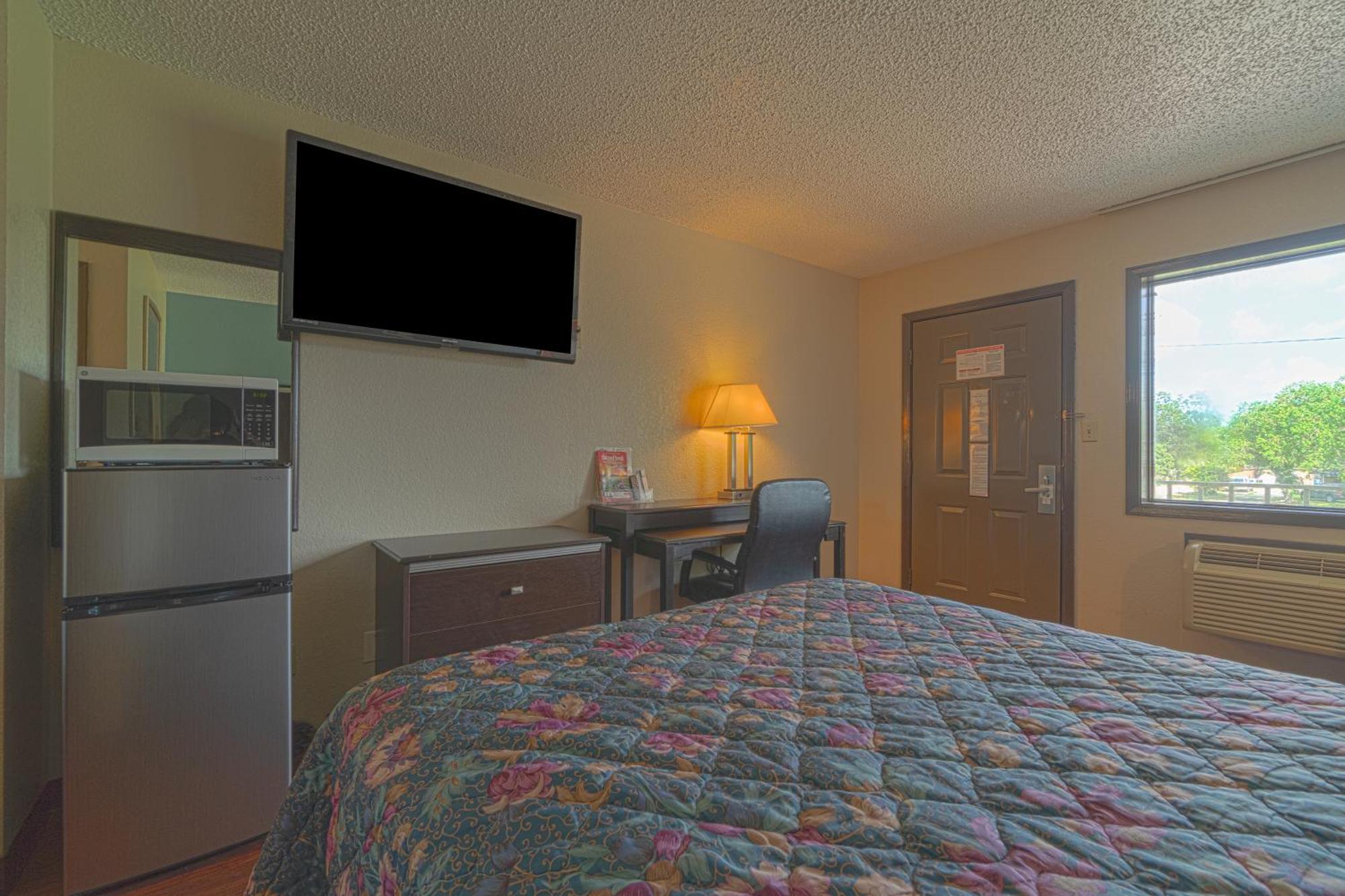 Regency Inn & Suites By Oyo Bay City Tx Eksteriør bilde