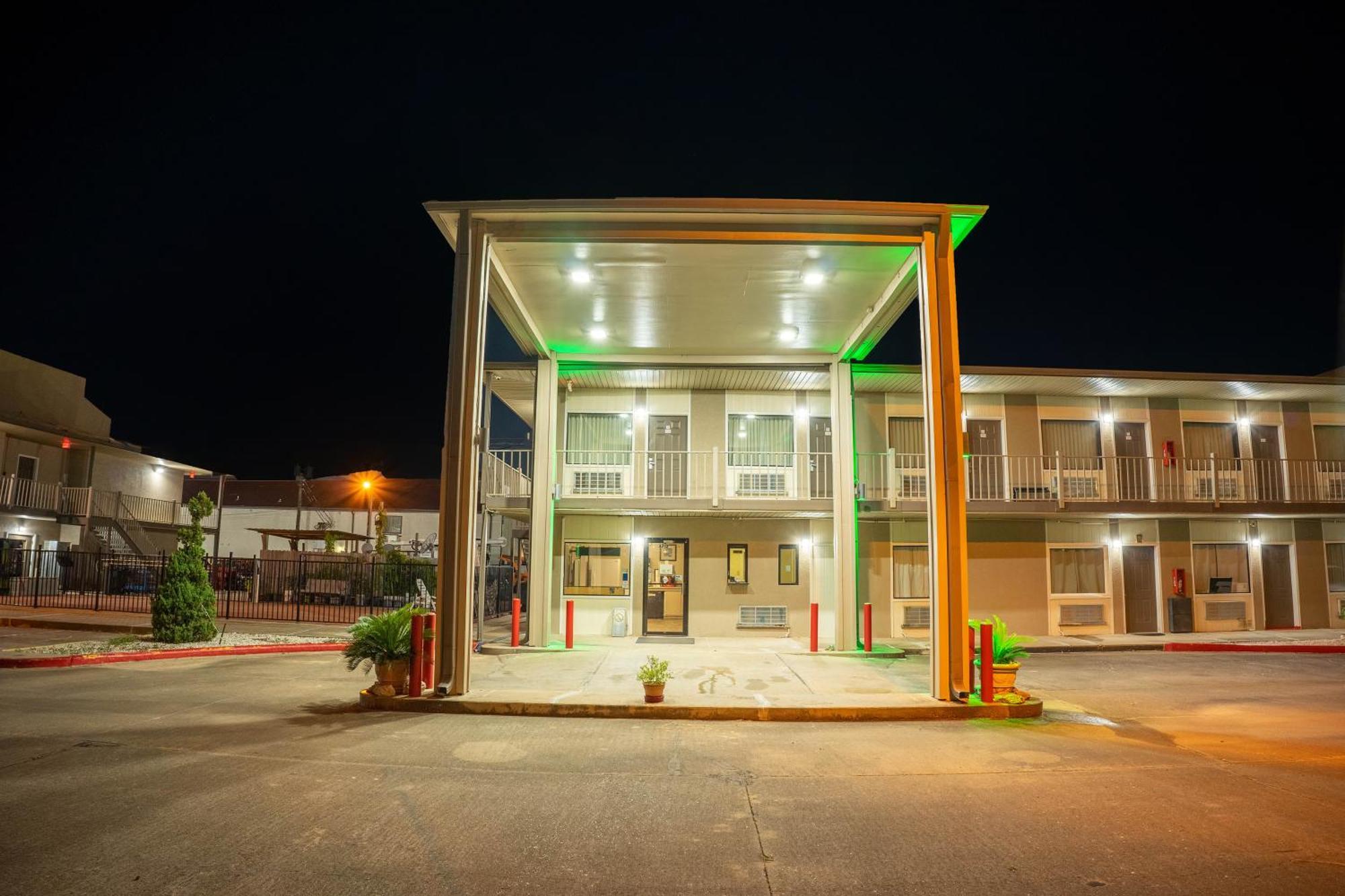 Regency Inn & Suites By Oyo Bay City Tx Eksteriør bilde