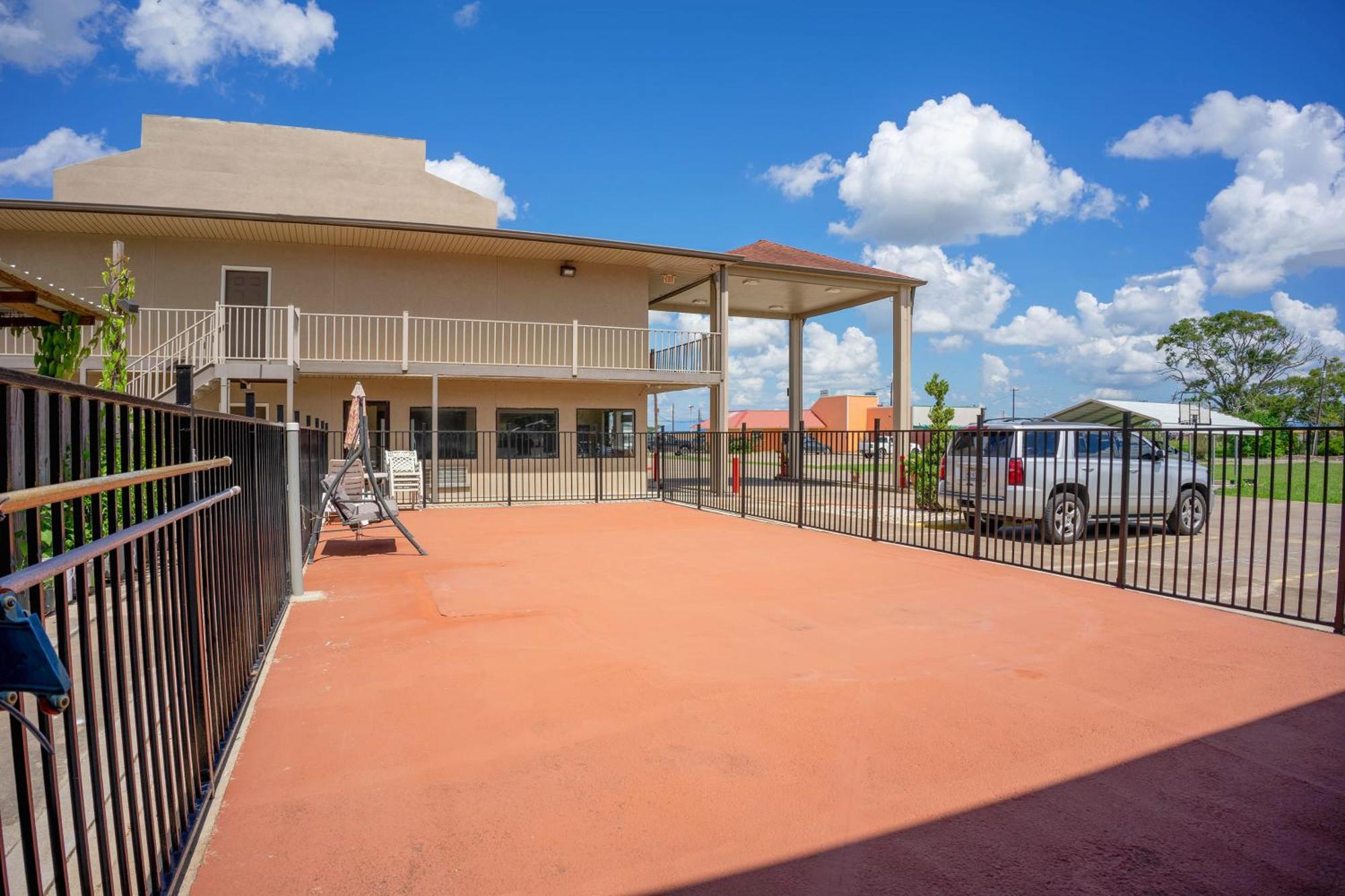 Regency Inn & Suites By Oyo Bay City Tx Eksteriør bilde