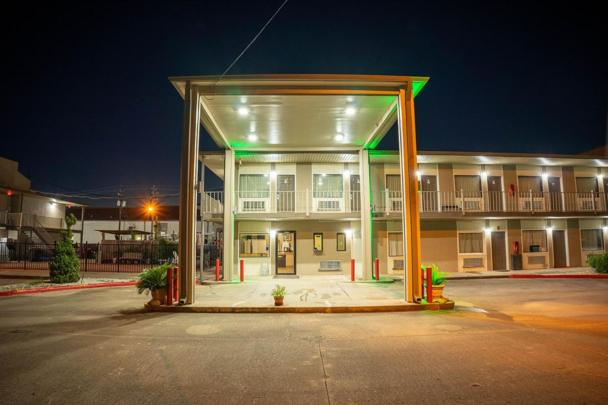Regency Inn & Suites By Oyo Bay City Tx Eksteriør bilde