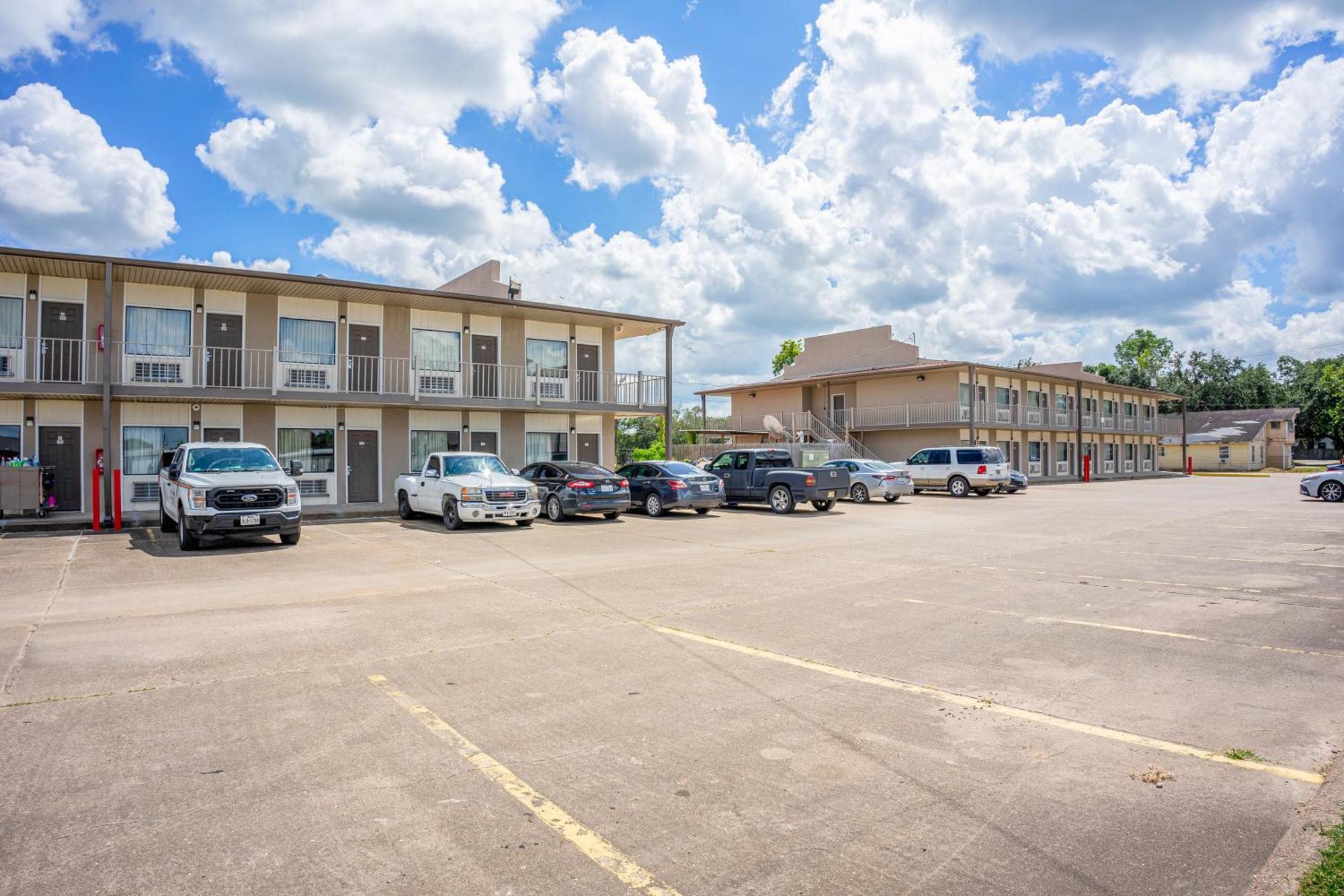 Regency Inn & Suites By Oyo Bay City Tx Eksteriør bilde